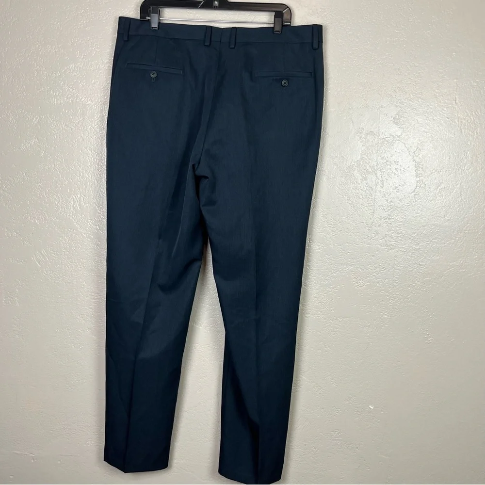 5/$30‎ Haggar clothing men tailored fit men navy blue pants size 38X32